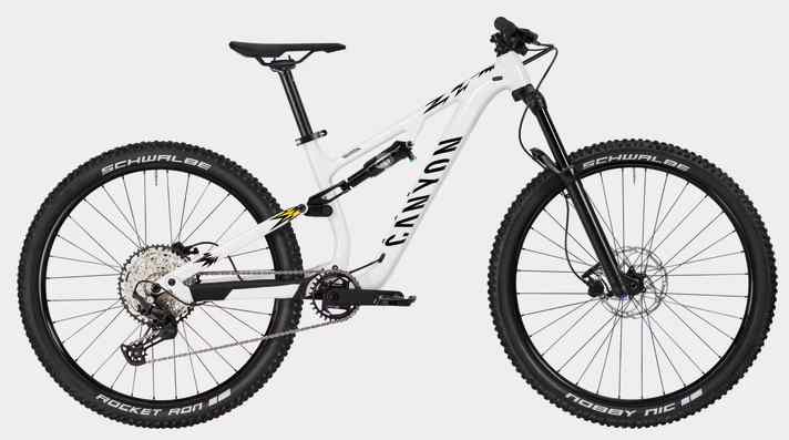 Hot paintwork, hot price: the Canyon Neuron Young Hero is a rattling hot mountain bike for kids.