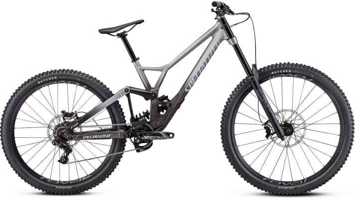  For a little more: The Bigbike Demo now starts at 5200 euros (Expert model). It has Rockshox Select suspension. With the Demo you only want to ride downhill. Weight: 17.4 kilos (manufacturer's specification).