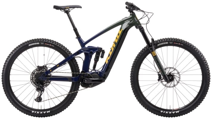   Kona is expanding its e-MTB fleet and is using Shimano drives across the board. The top model with EP8 is the Remote 160 DL. An E-Enduro with 29er wheels, 160 millimetres of travel and flat geometry. The frame still houses the 504 Wh battery from Shimano.