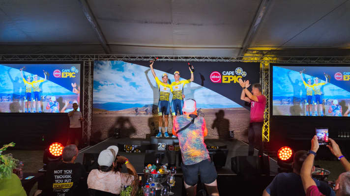 Andreas Seewald and Marc Stutzmann take the stage win in the men's race. However, Wout Alleman and Hans Becking retain the leader's jersey. Anne Terpstra and Nicole Koller win and keep Orange in the women's race.