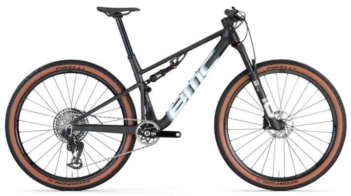 The BMC Fourstroke 01 Team finishes on the podium. Price for the cross-country bike: 13,499 euros.