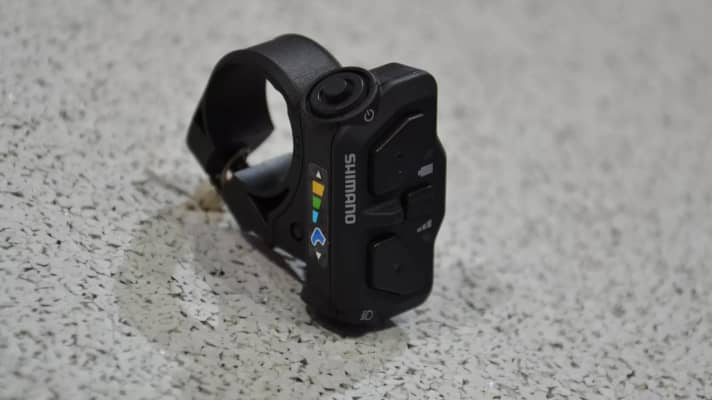 Ein bisschen Farbe zeigt die neue Bedieneinheit der Cues-Di2-Schaltung