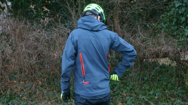   In typical American style, the Specialized 3L Tech is very large.