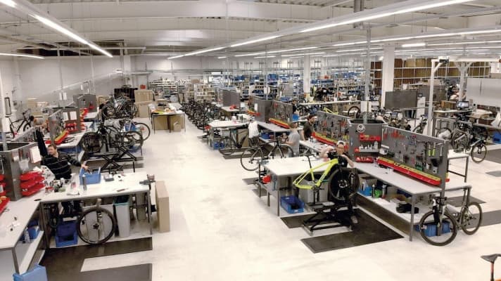 Sample: Our test of bike mail order companies represents a single sample. It represents a process that takes place hundreds of thousands of times a year in Germany. Our test is therefore not representative. The shortcomings we point out may or may not occur. The phenomenon of "Monday cars" is also familiar in the automotive industry. Particularly when assembling a bicycle, which depends heavily on individual people, it cannot be ruled out that the fitter has simply had a bad day.