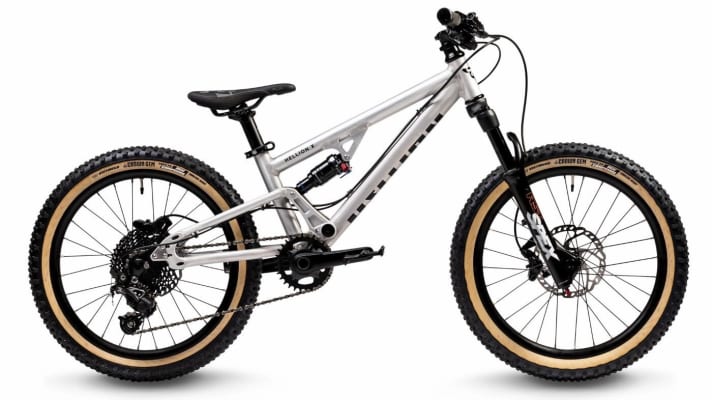 Designed for children between the ages of 6 and 8, the 20-inch version of the Early Rider Hellion is equipped with a 100-millimetre front suspension fork and 95 millimetres of rear suspension travel. Even a telescopic seat post can be easily retrofitted.