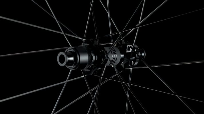 DT's fine 240 hub with straight-pull spokes on the Kovee top model RSL.