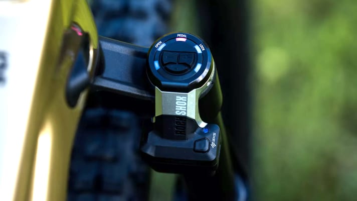 The Rockshox Flight Attendant system on the Pike fork of the Spectral 125 CF LTD.