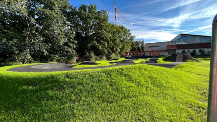 Pump tracks can be aesthetically integrated into the landscape and require little maintenance.