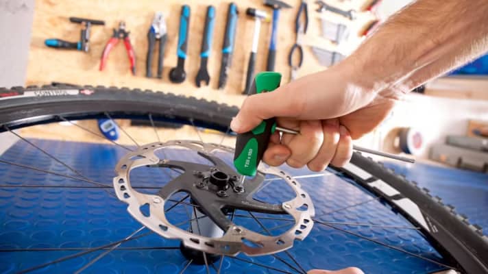 Fahrradpflege und -reparatur ist unerlässlich.