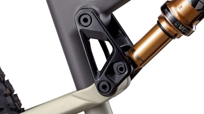 The Ride 4 flip chip on the lower shock mount allows four different settings that influence the geometry and kinematics.