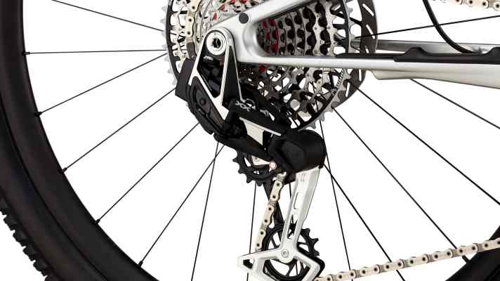 The new rear triangle comes in a Flexpivot design.