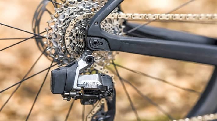 Sur les dérailleurs électroniques SRAM eTap AXS, on ne peut régler finement que le dérailleur.