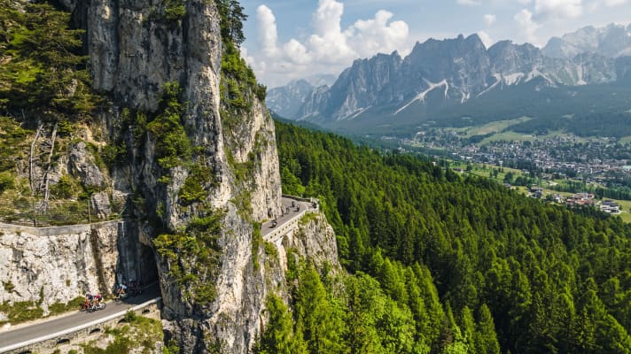 La deuxième étape mène aux Dolomites
