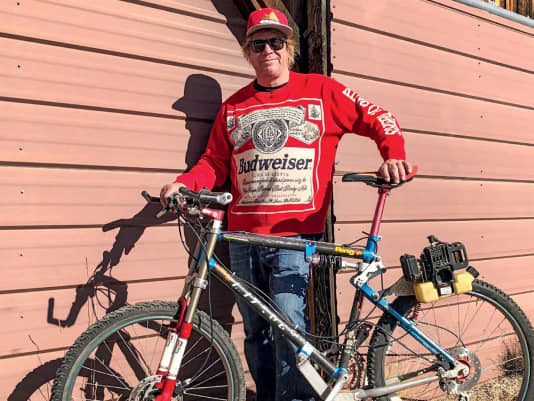 Ein DH-Bike mit der Kraft der Motorsense