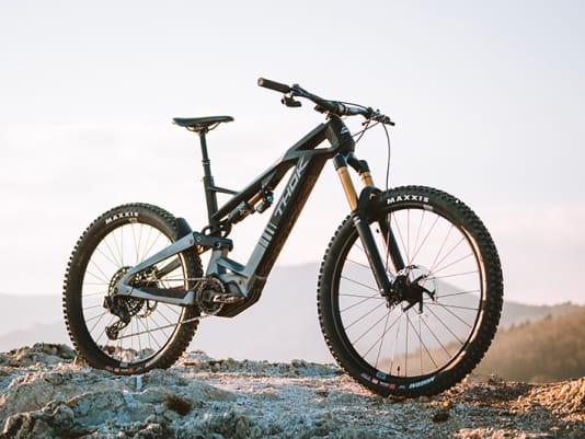 Italo-Enduro E-Bike aus Carbon