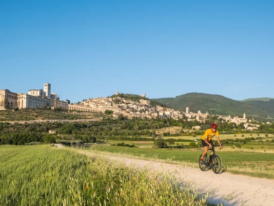 Mit dem Rennrad Italiens verlorene Mitte entdecken