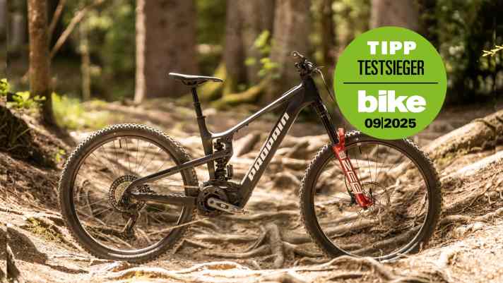Das Propain Ekano 2 CF sichert sich in unserem großen Vergleichstest von E-Enduros unter 6500 Euro den Testsieg. Glückwunsch!