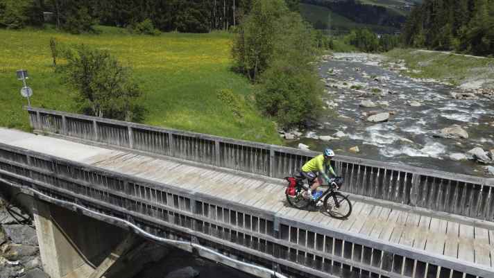 Ein Stück vom Fernradweg an der Drau mit insgesamt über 500 Kilometer Länge führt auch durch Osttirol.