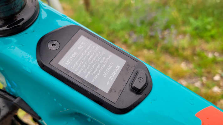 Hitzewarnung beim Dyname-4.0-Motor am Rocky Mountain: Den ersten Anstieg schießt das Instinct Powerplay in Rekordzeit hinauf. Im zweiten Anstieg drosselt er seine Leistung, weil er zu heiß wird.