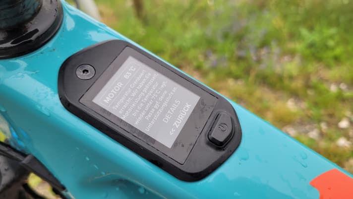 Temperature warning from the Dyname 4.0 in the Rocky Mountain Instinct Powerplay. When ridden at full throttle for an extended period, the motor quickly overheats and then reduces its power slightly.
