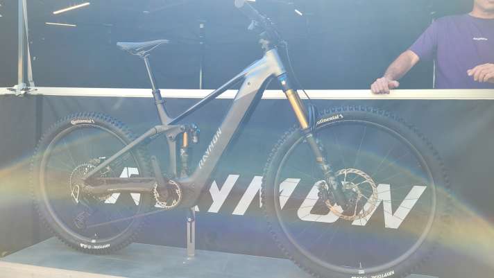 The Raymon Vamok with aluminium chassis and Bosch CX starts at 4799 euros.