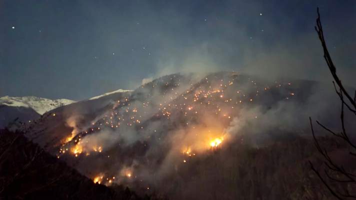 The fire brigade kept watch throughout the night. The fire is considered contained.