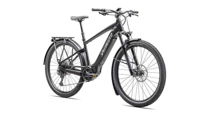 Darf’s ein bisschen mehr sein? Specialized hat seinem E-Hardtail Turbo Tero eine solide Alltagsausstattung verpasst und damit ein robustes E-Trekkingbike für jeden Einsatzzweck geschaffen.