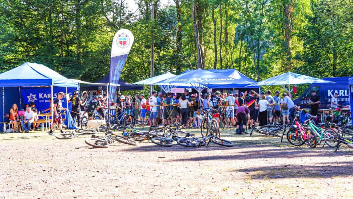 The Saarbrücken MTB club has 230 members just two years after it was founded. This allows them to negotiate legal trails with the forestry and environmental authorities on an equal footing - and, of course, celebrate great summer parties.