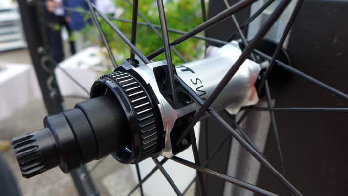   The hand-polished finish of the hubs makes the Spline 2 wheels an eye-catcher.