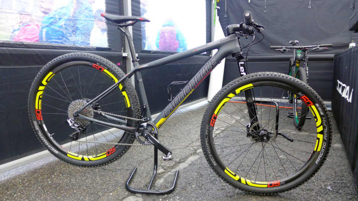   Even the stickers on the Enve carbon wheels are in black, red and gold on Manuel Fumic's World Championship bike.