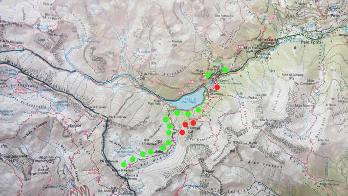  Here are the two paths down from the Forcellina di Montozzo. The green one is the mountain bike route, the red one is the path for hikers.