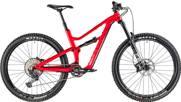 The Canyon Spectral WMN AL 6.0 for 2099 euros.