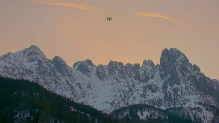   Optimal time for filming with the drone: the blue hour in the Alps.