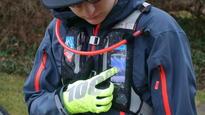 Die Handy-Tasche ist zwar eine gute Idee, konnte in der Praxis jedoch nicht überzeugen.