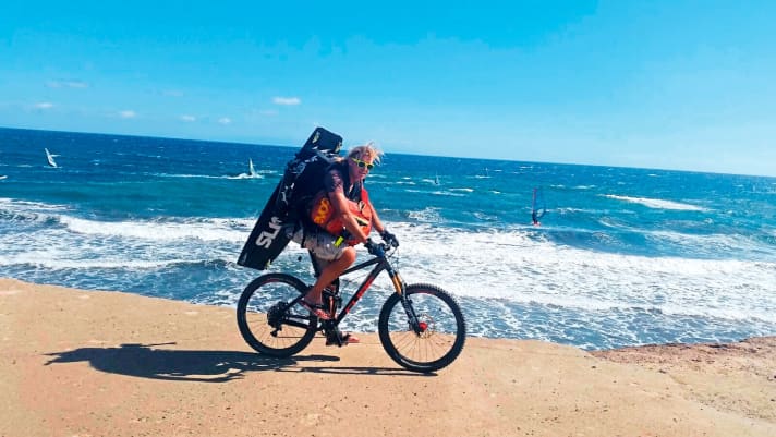   Relationship highlight: Bike & Kite - Instead of a hire car, the Fritzz on Tenerife was used to commute between the holiday flat and the beach. El Medano also offers the finest Canary Island trails.