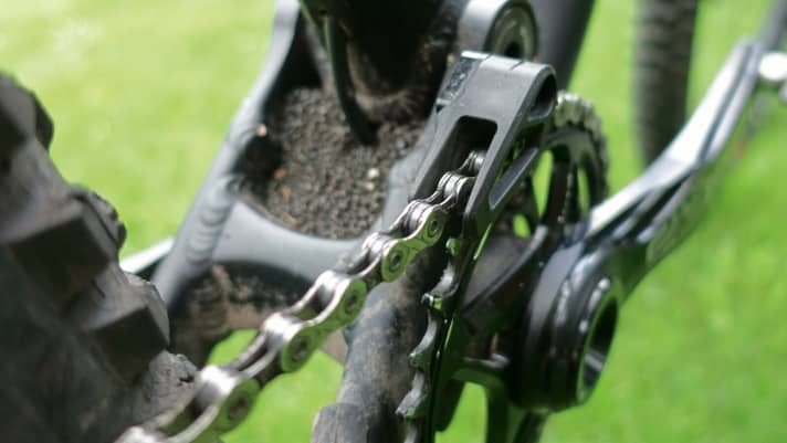   Endurance test: Commencal Meta AM V4 Race: Chain guide