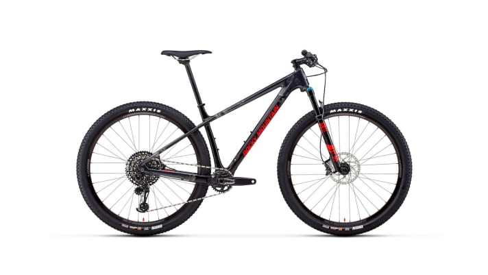   Die zweite Farbe des Vertex Carbon 70. Viel schwarz mit rotem Schriftzug am Unterrohr.