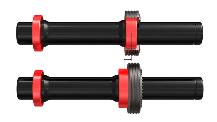   With the new DT Swiss hub, the right-hand bearing moves directly behind the toothed disc, i.e. further outwards on the rear wheel axle.