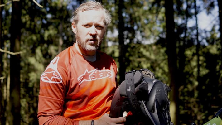   Patrick Neukirch is team manager of the <a href="http://www.sramyoungguns.de/" target="_blank" rel="noopener noreferrer nofollow">Sram-Youngguns downhill team</a>. Because he has to look after up to eight young riders at downhill races, he never actually gets to ride himself. Here in Willingen, however, he is keen to get involved with the Masters again.