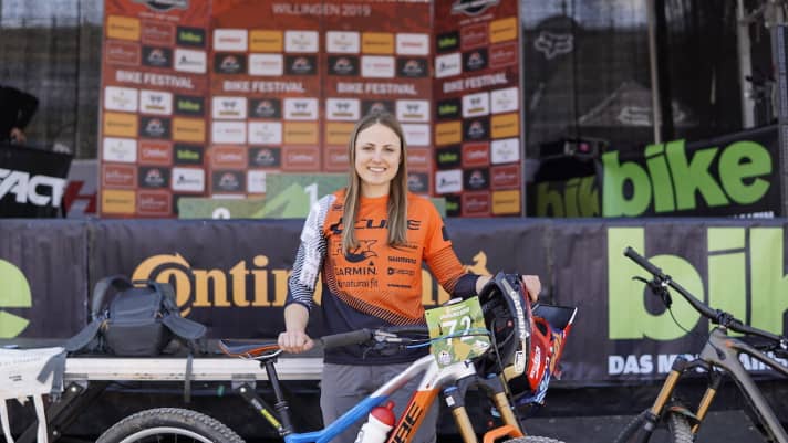   Sophia Wiedenroth vom <a href="https://www.facebook.com/CubeActionTeam/" target="_blank" rel="noopener noreferrer nofollow">Cube Action Team</a>  posiert heute schon mal vor dem Podium. Vielleicht ist dieses Bild aber auch Teil einer ausgeklügelten Mentalstrategie um die Gegnerinnen einzuschüchtern?