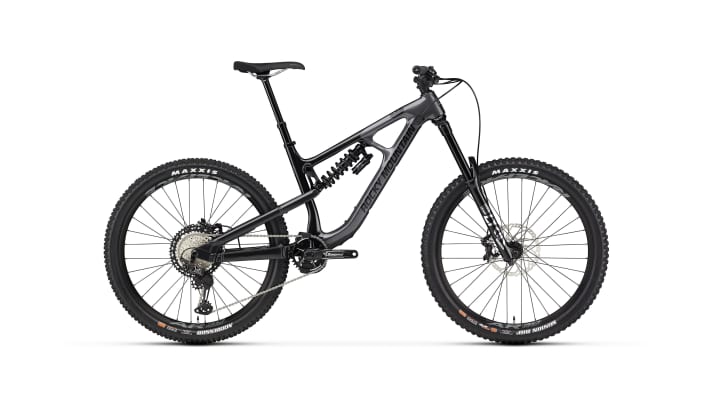   The Slayer 70 costs 6500 euros and offers 180 millimetres of suspension travel on the fork and rear triangle in the version shown with 27.5-inch wheels. It has Rock Shox suspension and Shimano XT brakes.