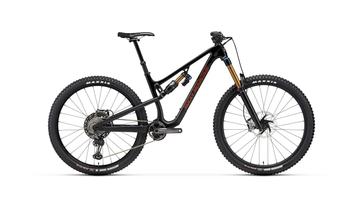   Überhalb des Carbon 90 Modells wird es noch eine Bling-Bling-Version für 11500 Euro mit Sram AXS und Carbon-Felgen geben. 