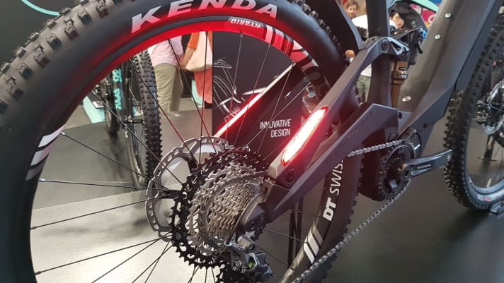   The rear lights set into the seat stays are reminiscent of Haibike's Flyon models.