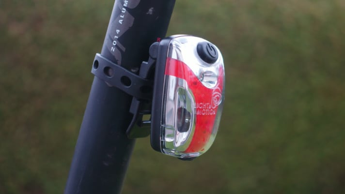   The Light & Motion Vis 180 Micro impresses with good all-round visibility in road traffic.