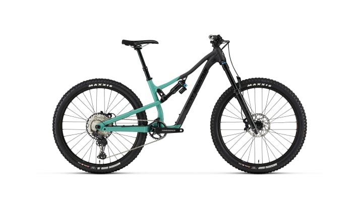   The aluminium model of the Instinct 2021 comes with Rockshox suspension (Pike Select RC/Deluxe Select+), a Shimano XT drivetrain and XT brakes as well as Schwalbe Nobby Nic performance tyres. Price: 3700 euros. The picture shows the 27.5-inch version.