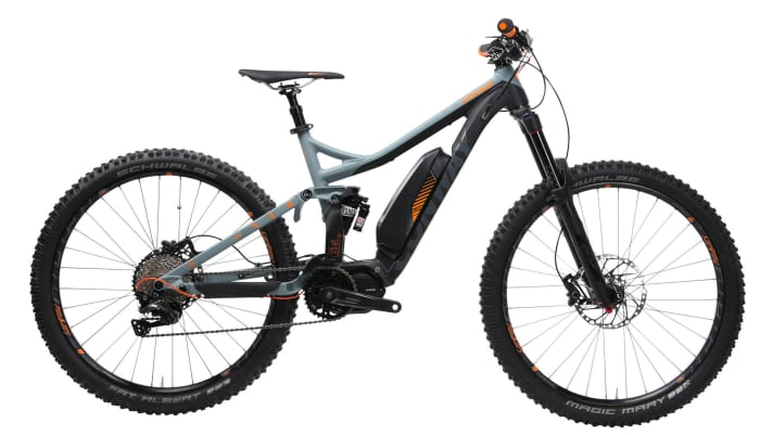   Der Urahn des eWME von Conway war vor vier Jahren Stand der Technik. Mit 160 Millimetern Federweg wog das <a href="https://www.bike-magazin.de/emtb/test/test-2017--e-enduros-conway-e-wme-627" target="_blank" rel="noopener noreferrer nofollow">eWME 627</a>  nur 21,4 Kilo. Und das für 4400 Euro. Fairerweise muss man sagen, dass die heutigen Modelle deutlich robuster, geländegängiger und ausdauernder sind.