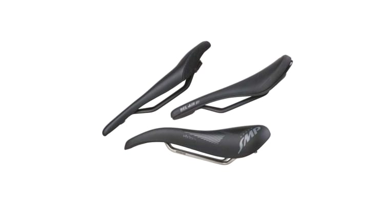 Die unterschiedlichen Sattelkonturen (von oben nach unten): Sattel mit ebener Sitzfläche, seitlich abfallender Sattel, geschwungener Sattel.