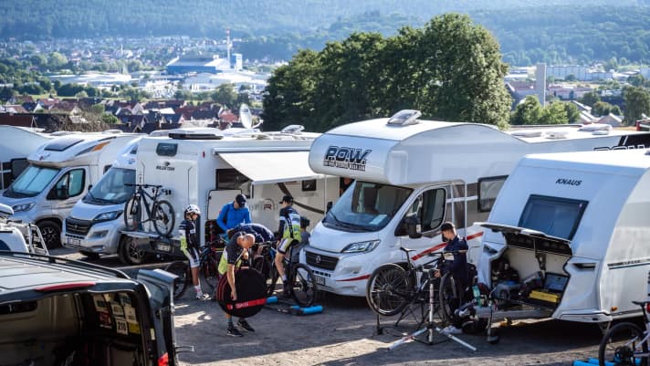 Das Fahrerlager des BIKE Junior Teams im unterfränkischen Wombach.