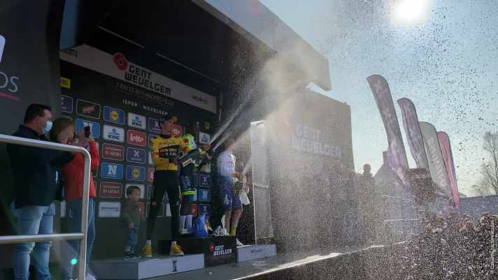 2022 hat Biniam Girmay aus Eritrea den Frühjahrsklassiker Gent-Wevelgem gewonnen. 2024 hat er 3 Etappen der Tour de France gewonnen.