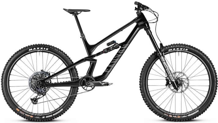  FÜR ETWAS MEHR:
 Für 4200 Euro gibt’s bei Canyon den Kohlefaserrahmen (Torque 29 CF 7).  Auch hier: verfügbar als 27,5 und 29 Zoll. Zudem GX-Eagle-Antrieb und Rockshox-Fahrwerk. Gewicht 15 / 15,5 Kilo  (Herstellerangabe).